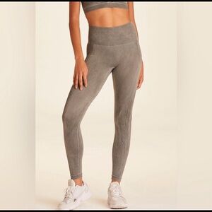 Alala Barre Cami Bra & Seamless Leggings Set Grey - NWT - Large